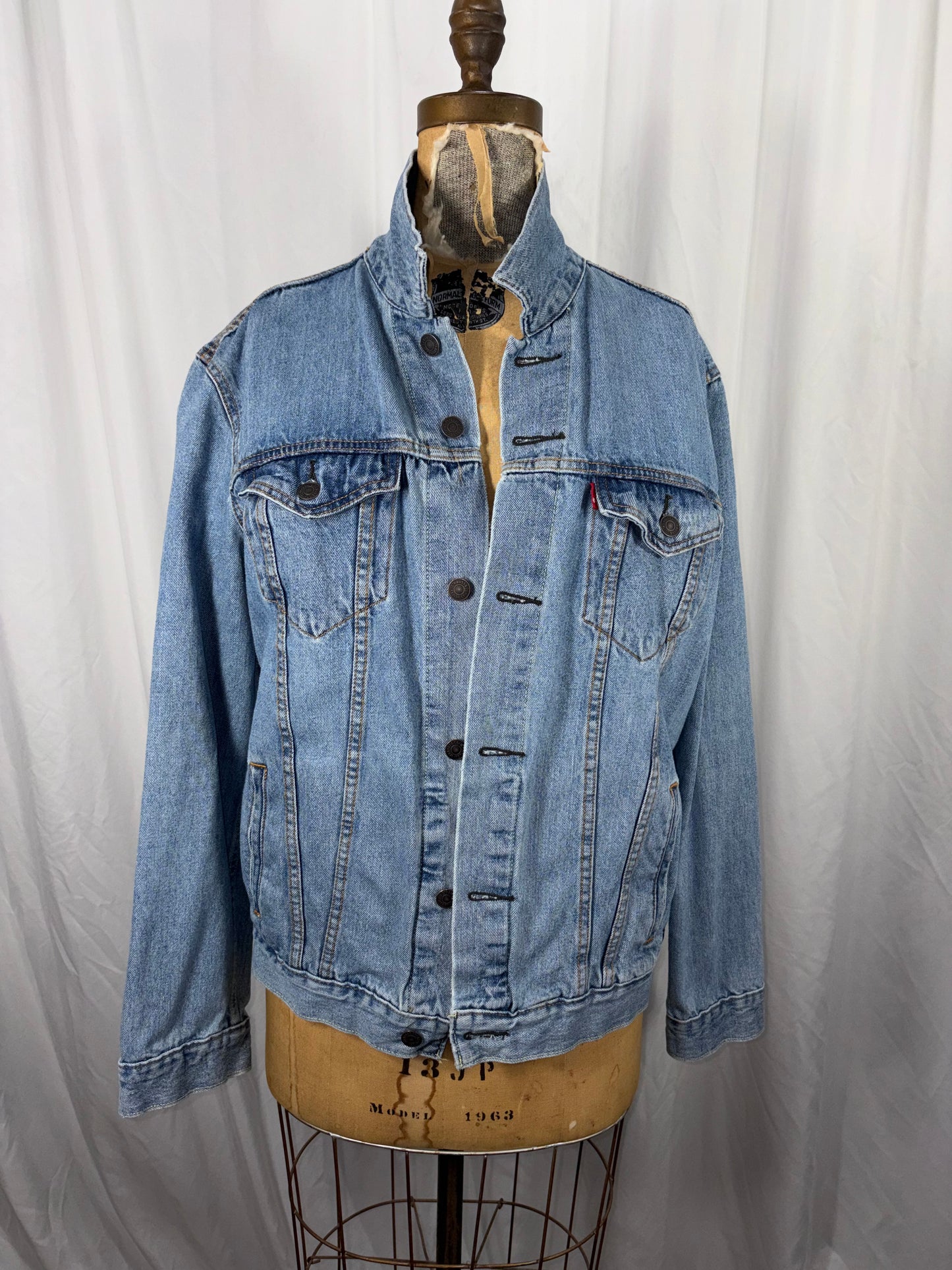 Levi’s size large Jean jacket