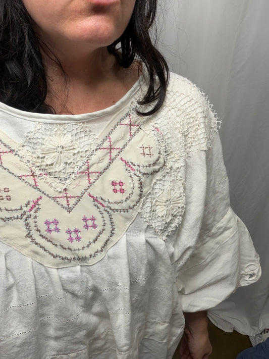 Horizon Lawn Blouse, fits XS to 2X